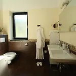 Вилла Beachfront Luxury With Private Pool And Stunning Sea Views Babina