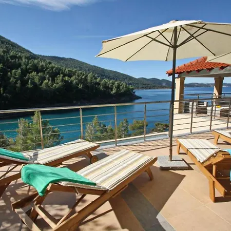 Beachfront Luxury With Private Pool And Stunning Sea Views