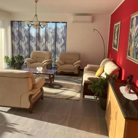 Beachfront Luxury With Private Pool And Stunning Sea Views Babina